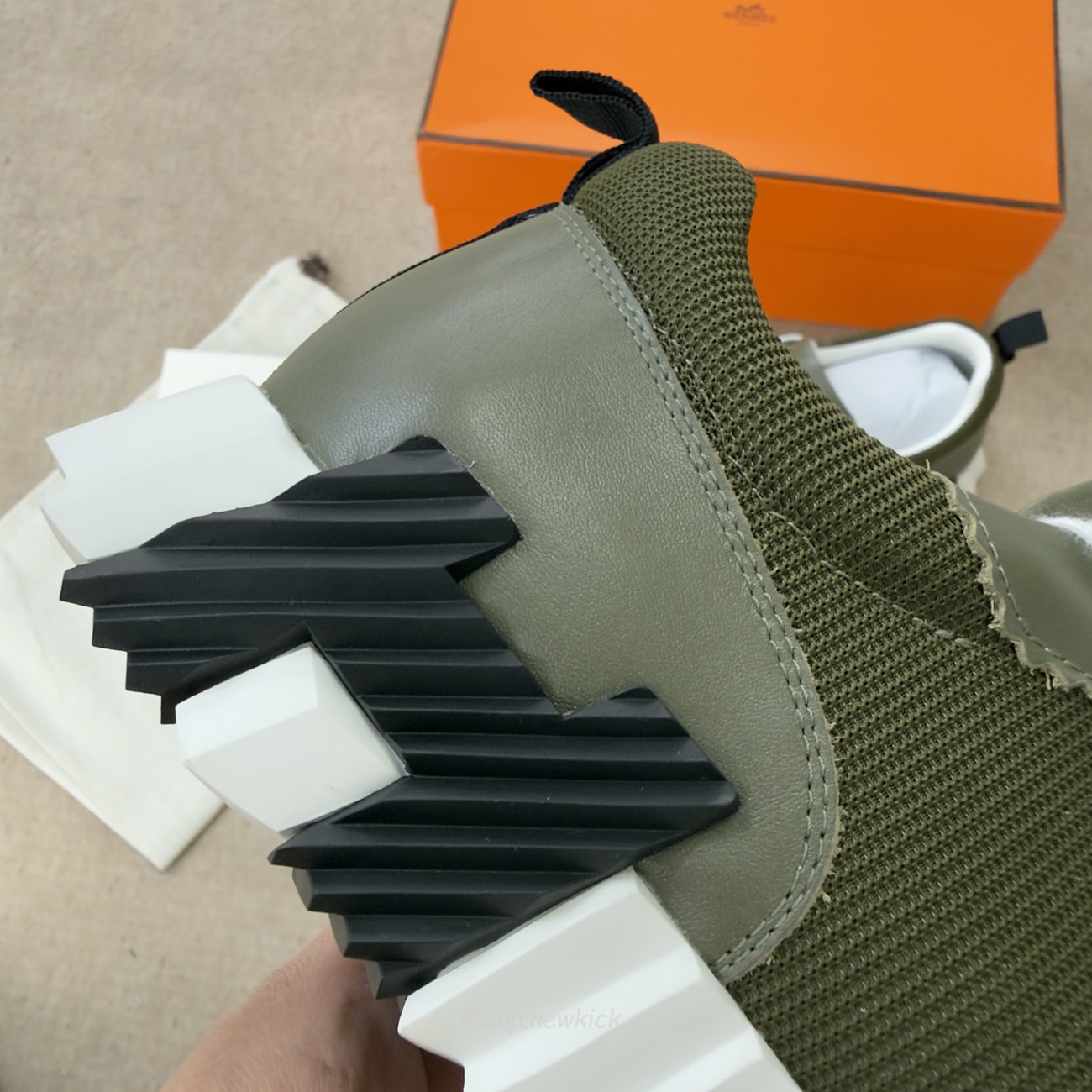 Hermes Bouncing Sneaker Matcha Blanc (9) - www.newkick.vip